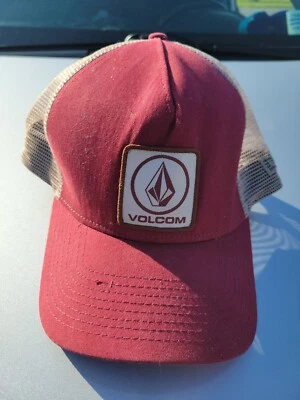 Volcom New Era 9forty Men's Mesh Trucker Snapback Hat Red Snowboard Surf - Image 1 of 4