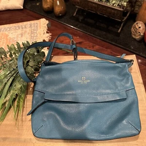 Kate Spade Grant Park Alida Zippered Leather Messenger Bag, MSRP $270. - Picture 1 of 9