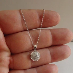 Ciondolo donna a grappolo diamante simulato tondo 1,50 ct placcato oro bianco 14 kt - Foto 1 di 7