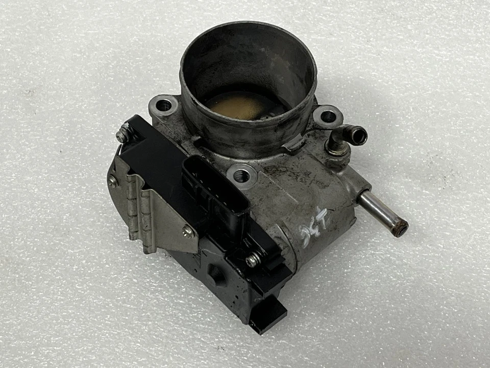 Cuerpo del acelerador Mitsubishi Eclipse 2007 2,4 L MN135985 Foto 1 de 3