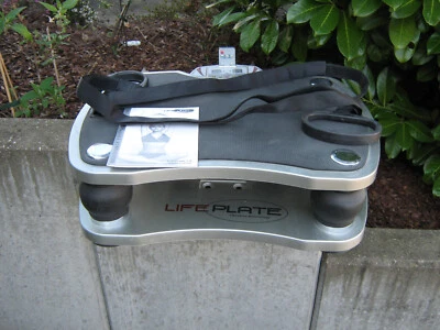 MAXXUS Vibrationsplatte 3D LifePlate 1.0 Vibro Shaper Ganzkörper Trainingsgerät - Bild 1 von 4