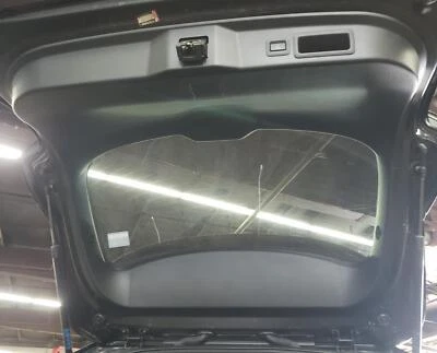 20 21 22 23 24 25 MAZDA CX-30 Panel de ajuste de tapa interior; negro D2V Foto 1 de 4