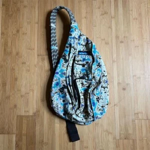 KAVU Seiltasche Umhängetasche blau beige Blumenmuster Unisex verstellbarer Riemen - Bild 1 von 3