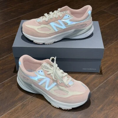 Juvenil Talla 6 - New Balance 990v6 GC990PK6 Rosa/Blanco Mujer 7.5 Nuevo Con Caja Foto 1 de 4