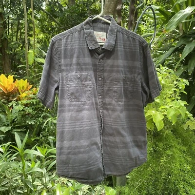 Camisa marca JNCO Crown para hombre talla XL gris a rayas con botones manga corta algodón Foto 1 de 4