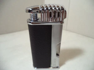 ACCENDINO PIPA ED ACCESSORI PIPE RIVESTITO IN SIMILPELLE MOD ORLANDO NUOVO 2 - Picture 1 of 5