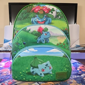 Mochila Triple Bolsillo Pokemon Bulbasaur Evolutions Loungefly Nueva con Etiquetas - Imagen 1 de 6