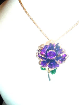COLLAR Colgante Betsey Johnson ORO MORADO Esmalte Cristal FLOR Borde Dorado Foto 1 de 4