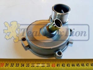Couvercle (carter) arrière de pompe à eau Peugeot 504 & 604 V6 inj. Tagora V6 - Picture 1 of 3