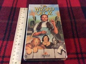 FACTORY SEALED~The Wizard of Oz~VHS~Judy Garland~MGM Classic 1939 Fantasy Movie! - Picture 1 of 3