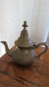 VINTAGE ASIAN EMBOSSED BRASS TEAPOT BRANDED - Picture 1 of 2