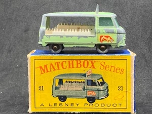Matchbox MB21-C6: Milk Delivery Truck (SPW) with Type D1 Box - Picture 1 of 7