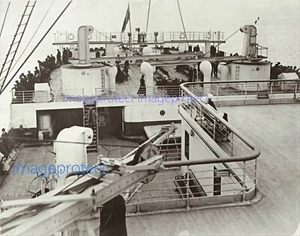S S TITANIC - La cubierta de caca de la cubierta del barco el 11 de abril de 1912 - Imagen 1 de 1