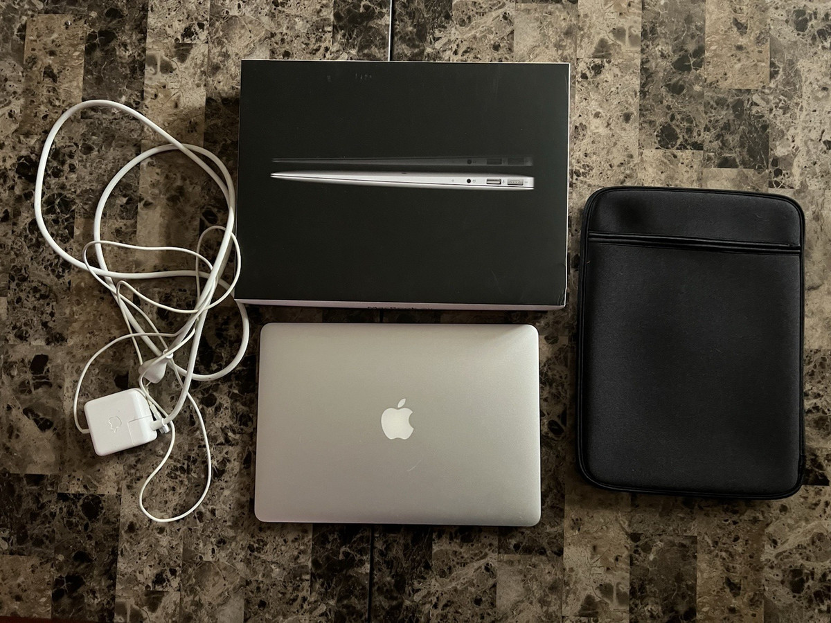 MacBookAir13インチ256GB(Late 2010)カスタマイズモデル MacBookAir13