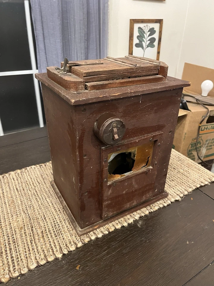 Marco de impresión de máscara cámara antigua vintage foto desarrollo caja de madera Foto 1 de 4