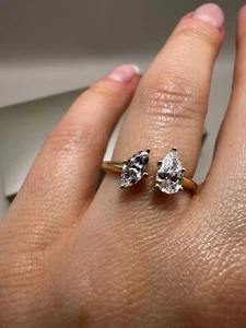 Anillo de pera y marquesa de diamantes cultivados en laboratorio de 0,82 quilates de oro amarillo de 18 quilates LGSL56 - Imagen 1 de 20