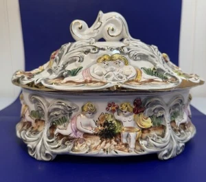 VINTAGE ELPA ALCOBACA #2505 Porcelain Footed Bowl With Lid Cherubs Playing READ - Picture 1 of 21