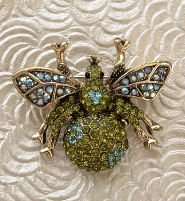 Bee Brooch pin gold tone metal w/ crystals - Image 1 of 4