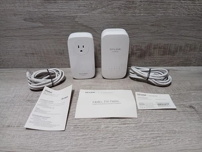 TP-LINK  AC1750 Wi-Fi Range Extender AV1200 Powerline Edition TL-WPA8730  - Image 1 of 4