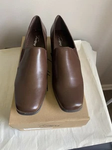 Trotters ash loafers in fudge - Picture 1 of 8
