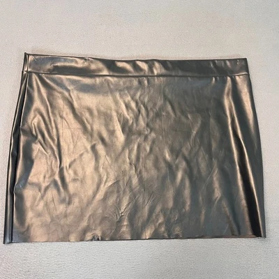 Pretty Little Thing Plus Women Sz 22 Black Mini Skirt Faux Leather Basic 17L NWT - Image 1 of 4