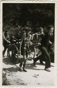 ALTES FOTO - VINTAGE SNAPSHOT - PFADFINDER PFADFINDER SCHULWAGEN ANHÄNGER - Bild 1 von 1