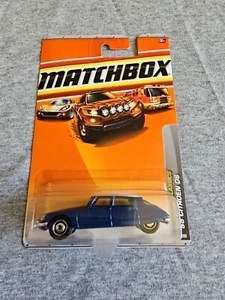 2010 Matchbox 68 CITROEN DS Blue 23/100 GREAT CARD Heritage Classics  - Picture 1 of 4