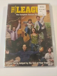 The League: Complete Season One (DVD, 2010, 2-Disc Set) NEW SEALED - Foto 1 di 5