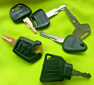 Excavator key Cat Hitachi Kobelco Volvo JCB Komatsu Kubota Takeuchi Bobcat Liebh - Picture 1 of 29