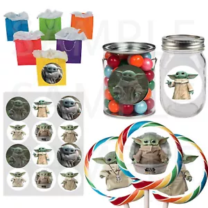 Baby Yoda 2,5" Adesivi Etichette Preferibili per Borse/Scatole Regalo Festa-12 p, Mandaloriano - Foto 1 di 2