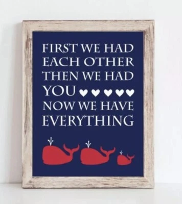 Estampado de ballena azul marino y rojo para bebé niño, decoración náutica de guardería para niño Foto 1 de 3