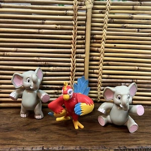 Rainforest Cafe 2 -TUKI GLI ELEFANTI E pappagalli action figure o cake topper - Foto 1 di 2