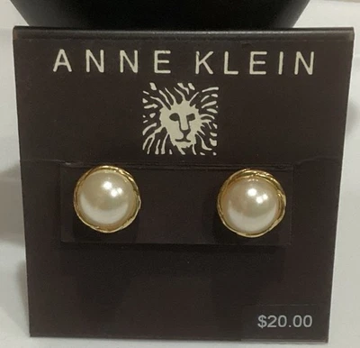 Aretes de perlas Anne Klein con detalle de cuerda retorcida en tono dorado - informales elegantes Foto 1 de 3