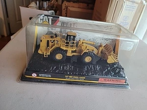 Norscot Caterpillar 988H Wheel Loader 1:64 Scale Collectible Die-cast - Picture 1 of 5