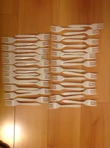 Plastic Spoons, Knives and Forks Total Quantity 600 - Picture 1 of 9