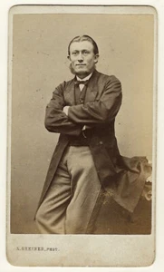 NICELY DRESSED MAN WITH CONFIDENCE : MUTTONCHOPS : AMSTERDAM, NETHERLANDS - Picture 1 of 3