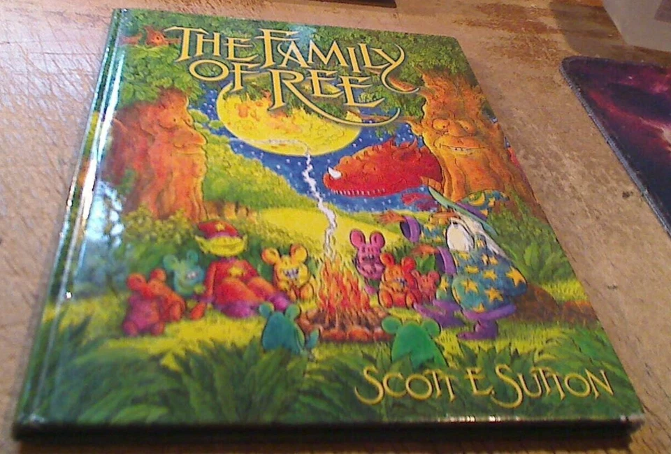 VERY GOOD-The Family of Ree by Scott E. Sutton-SIGNED with drawing-25th Anniv Ed - Image 1 of 4