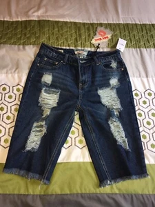 Hot kiss Rue 21 Destroyed Bermuda Jean Shorts Sz 5 - Picture 1 of 6