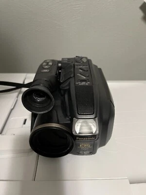 Panasonic PV-L657 Palm Camcorder 16x Optical Zoom NOT TESTED  - Image 1 of 4