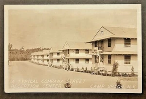 Foto postal real Camp Upton Long Island NY de Typical Company Street - Imagen 1 de 2