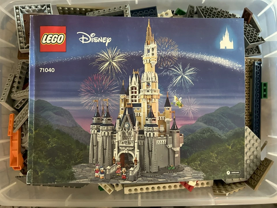 LEGO Disney: The Disney Castle (71040) 100% complete NO MINIFIGS - Image 1 of 1