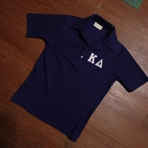 Polo vintage Kappa Delta Sorority blu navy piccola made in USA punto singolo - Foto 1 di 7