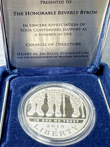 2010 HENRY M JACKSON FOUNDATION MEDALLION TO MD CONGRESSWOMAN B BYRON M41 - Picture 1 of 17