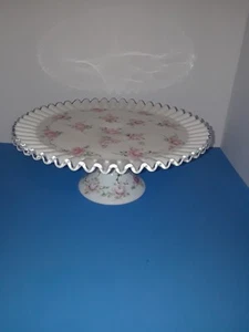 FENTON SILVERCREST MILKGLASS FOOTED CAKE PLATE/STAND W HP PINK ROSES - Picture 1 of 9