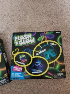 TwoGlow Stick Build It Set Flash N Glow Over 200pcs Bracelets Necklaces Glasses - Picture 1 of 4