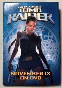 LARA CROFT: Pin Tomb Raider 2001 PROMOCIÓN Pinback Insignia Botón ANGELINA BONITA Sexy - Imagen 1 de 2