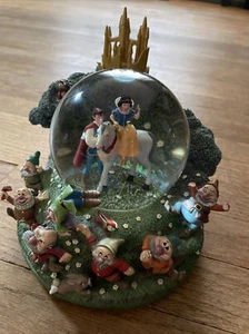 Disney Snow White & Seven Dwarfs Musical Box Figurines Snow Globes - Picture 1 of 8