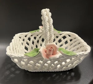 Vintage Porzellan Korb im viktorianischen Stil mit Rosen. Handarbeit Italien, 7”L, 5”B, 5”H - Bild 1 von 8