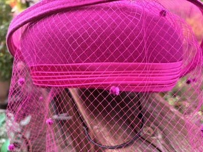 De Colección Bollman Lana Doeskin Fieltro Doris Fascinator Sombrero Red Arco Fucsia Rosa Caliente Foto 1 de 4