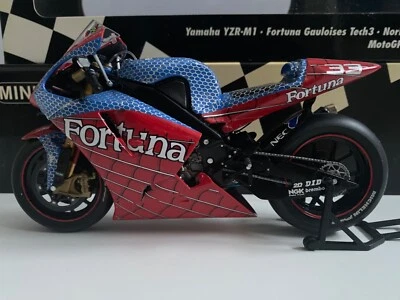 Minichamps 1-12 - Marco Melandri - 2004 Estoril - Yamaha ‘Spiderman’ - Image 1 of 4